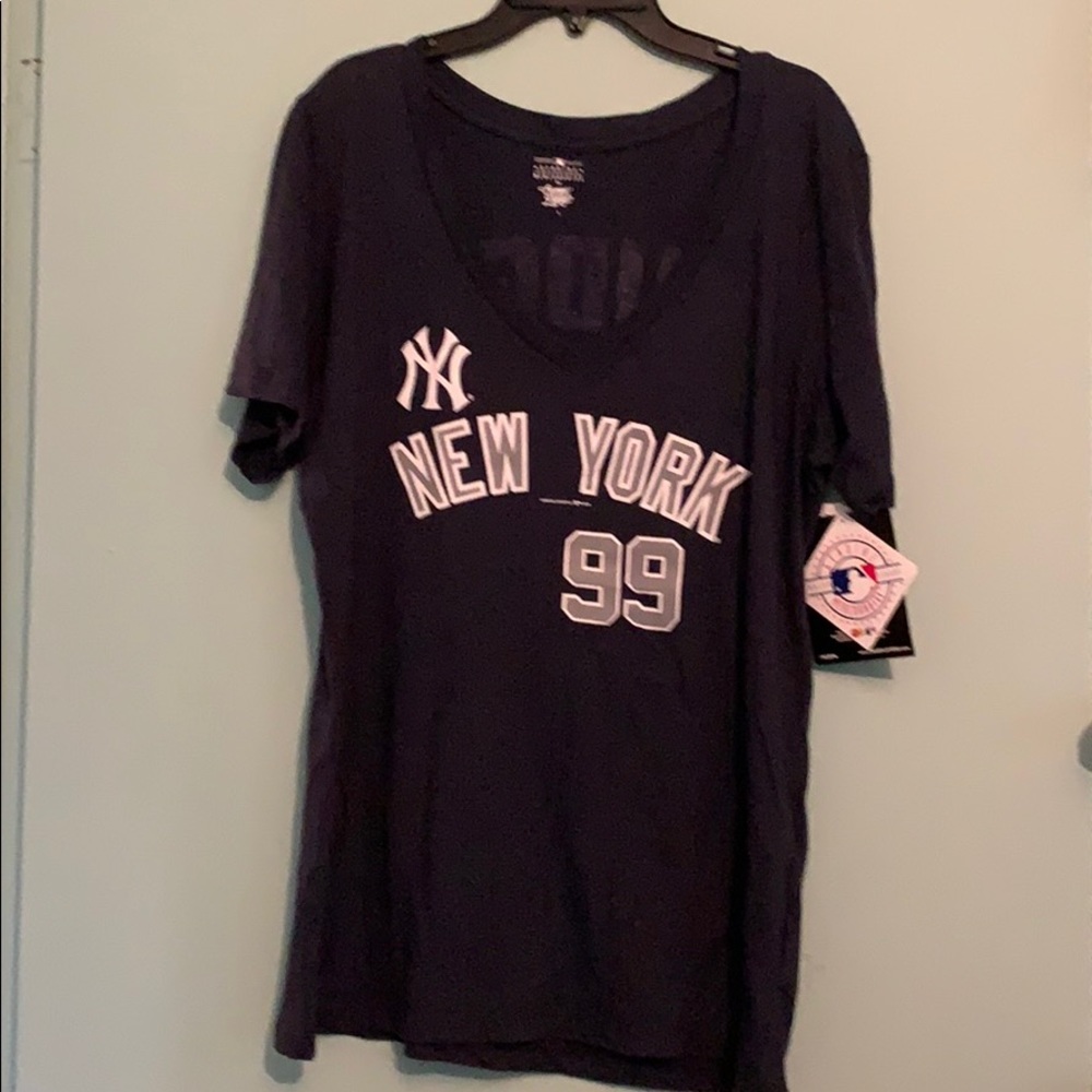 New York woman shirt.